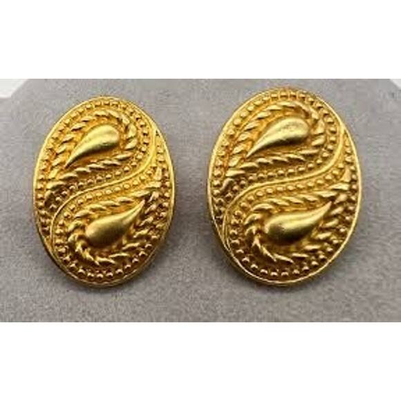 BOGO FREE GOLDEN CLIP ON EARRINGS - Picture 1 of 7